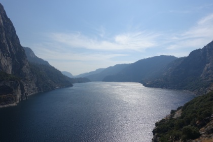 Amazing views along the lake shore. Too bad it's man made.