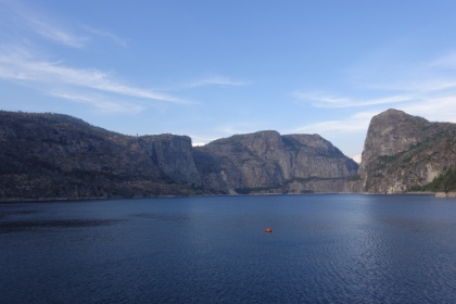 One last view of the lake from on top of the d*m.