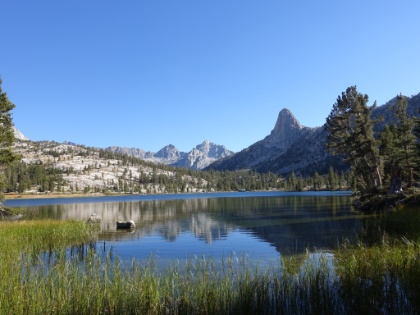 Further around the lake with good views of (I believe) Mt Rixford and Painted Lady behind Fin Dome.