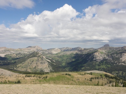 The views are amazing from the top. This is the first of many, many pictures that just utterly fail to capture the vastness of the landscape. These valleys that look shallow here are actually two to three thousand feet deep!