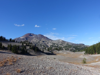 The volcanic plains above the lake as I continue to head West, now almost fully around the Southern end of the loop.