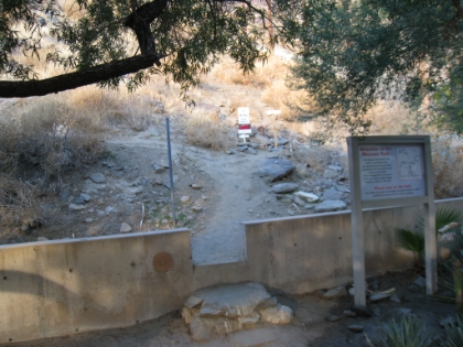 The trailhead at the Palm Springs Desert Art Museum. Easy access, easy to find. The parking lot sign says "patrons only", so I decided not to take any chances and parked across the street. I hit the trail at just after 7:30am. Any plans to do the full route require being here well before sunrise, but today is only an exploratory trip.