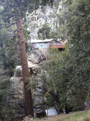 Heading out from the trailhead up a nice little canyon where there are some amazingly rugged houses. It's a bit hard to tell from the picture, but you basically have to scramble up the rocks to get to the front door.