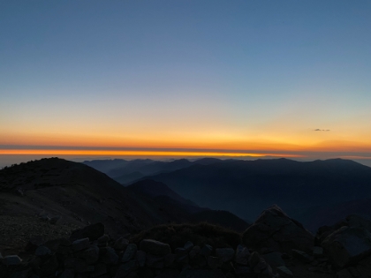 Same view a little later. Despite the cold wind, I forced myself to stay on top until it was fully dark.