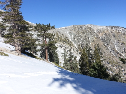 I continue on for just a few more minutes to snap some pictures from the top of the bowl.