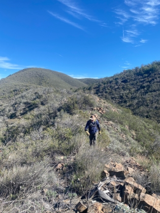 Heading out along the ridge.
