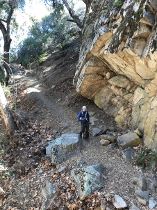 Reminds me alot of some of my favorite trails in the Santa Monica mountains. Except there is noone on this one. Definitely one of the best trails in the Santa Ana mountains.