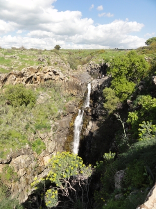 After spending some time at the base of the fall, I climbed back out of the canyon and took a trail out towards the top of the falls. Another great view.