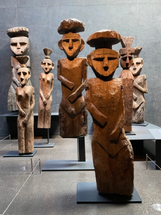 Next we spent some time in the Museo Chileno de Arte Precolombino (Pre-Columbian Art Musuem), which has a ton of interesting artifacts.