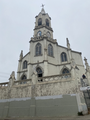 One of the many ornate churches in Valpara&iacute;so.