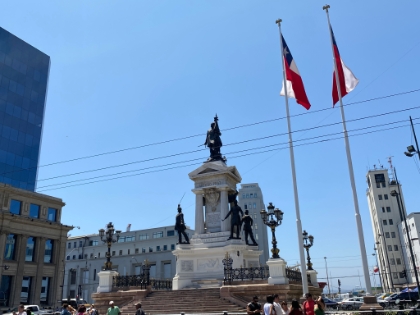 An impressive statue at the bottom of the hill near the port. We stopped for lunch at a great little cafe where I had Pastel de Chocro, a traditional Chilean dish that was delicious.