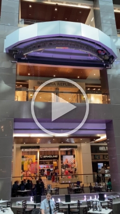 The mall has a very interesting fountain where different shapes of water actually fall from the top.