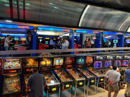 In search of a movie theater, we come across a sweet underground retro arcade. We didn't end-up seeing a movie, but had fun exploring the area.