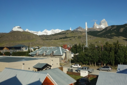 The early morning view from our hotel room. The weather conditions are absolutely perfect. We're reminded by almost everyone in town that this is NOT normal weather for El Chalt&eacute;n, which is normally obscured in low clouds with rain and heavy winds.