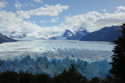 The crevices and canyons throughout the top of the icefall are fascinating.
