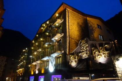 It's almost completely dark as I get back to the hotel in town. Perfectly timed. Food, sleep and then a long drive in the morning to the French side of the Pyrenees.