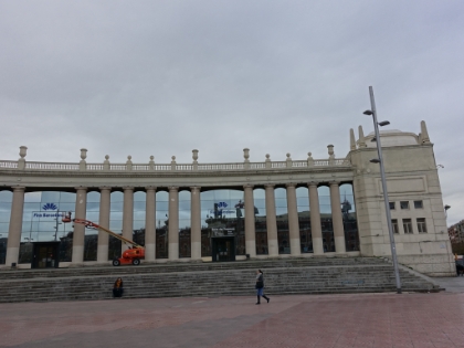 Fira de Barcelona, one of the large convention centers in the city. I missed the group bus from the hotel one morning, so I decided to make the 45min walk to the convention center (I preferred exploring on foot rather than taking a taxi). After arriving at the center, there was an auto show going on!? Where the heck was the HP conference?? Only then did I realize that there were two convention centers, and I had walked 45min to the wrong one! I then walked another 30min to Fira de Barcelona Gran Via, which is the one I really wanted. I ended-up missing a meeting, but got a great tour of Barcelona.
