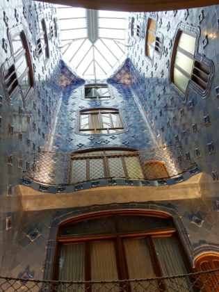 The atrium silo in the middle of the house that brings natural light into the rooms that would otherwise not have windows.