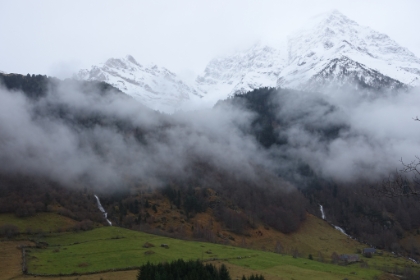 Gavarnie is evidently an extremely popular tourist spot. A bit like the Yosemite of Europe. But this time of year, it's empty. Just the way I like it!