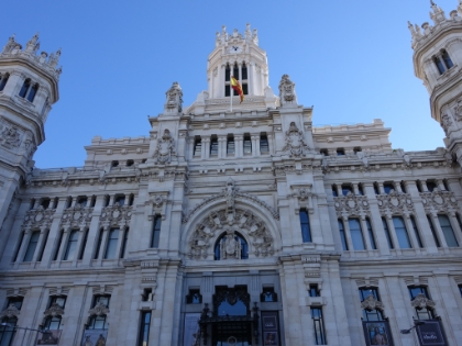 Closer look at the palace.