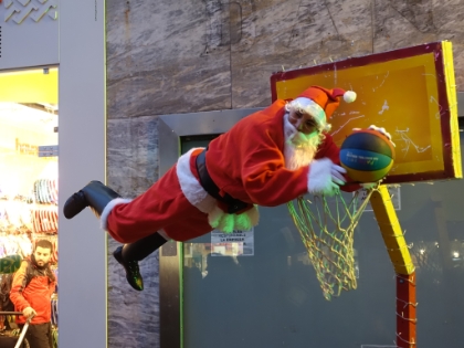 Some very interseting street performers along the way.