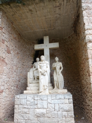 Leaving the abbey area, there are great statues everywhere. My plan for the day was to run to the Sant Jeroni (Saint Jerome) summit above the monastery. It's the highest peak on Montserrat and a popular destination.
