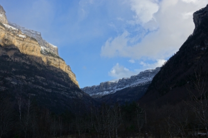 A good look at the South rim of the canyon. The Faja to Pelay runs high along that cliff wall.