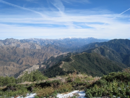 The trail hits the ridge again, this time at a bit higher elevation and the views get even better.
