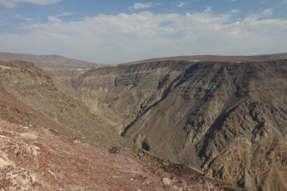 After picking-up the permit for my Whitney summit attempt the following day, I made the 2 hour drive out to Death Valley National Park. Shortly after entering the park, you come to Father Crowley Vista, which is a nice outlook over an impressive Grand Canyon-esque canyon.