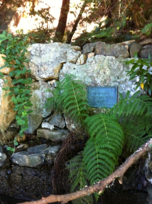 A little memorial fountain just off the trail, which off course I never noticed during the race.