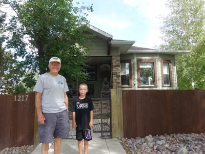 Checking out the house where my Dad lived from about 6th grade onward. I have vague memories of this house from my last trip here 35 years ago. It's been heavily remodeled since then.