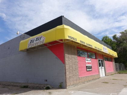 This used to be a corner grocery store that I also remember from a previous trip.