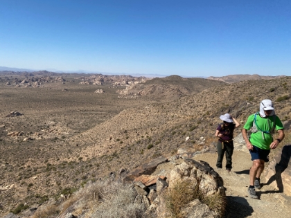 It's a little over 1,000' of gain from the valley floor to the top.