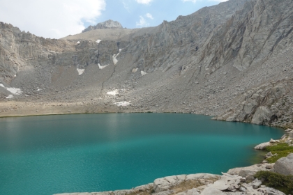 With uncanny timing, the sun finally started to break through right when I arrived at the lake. The lake was an amazing turquoise once the light hit it.