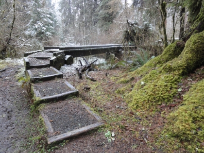 A cool bridge over the creek.