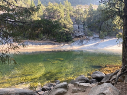 Silver Apron and the Emerald Pool. There's no water on the apron!