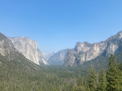 We stop at Tunnel View for the iconic view before heading back to the cabin. It's hazy, but much better than earlier in the week, and always awesome regardless.