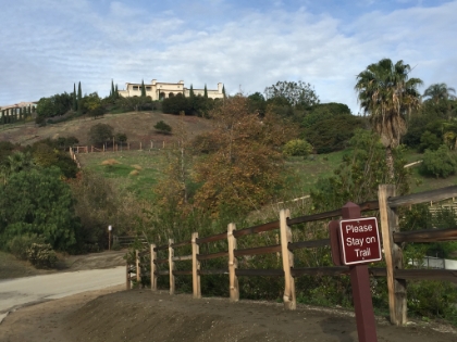 The "trail" starts out along Winding Trail road heading past bazillion dollar, Malibu, movie star homes.