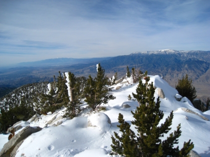 Looking out towards the other two big peaks. Mt. San Gorgonio to the right, and Mt. Baldy further in the distance. San Gorgonio is the only one left to conquer in the snow.