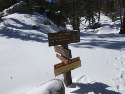 Heading out of Long Valley on a beautiful Tuesday morning. I took one of the first trams up and was on the trail by 11:00am.