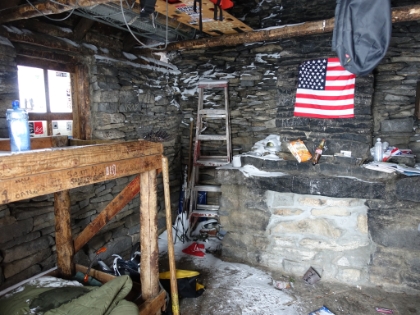 Inside was definitely a welcome break from the wind and cold. Time was getting tight, so I just nibbled on a quick snack and then headed for the summit.